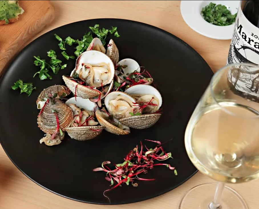 Clams and white wine